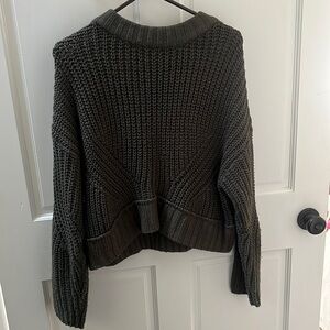 Brand: Moon & Madison  // Size: S // Color: Army green